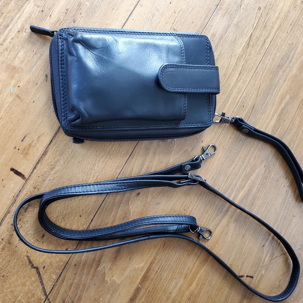 Crossbody phone/wallet